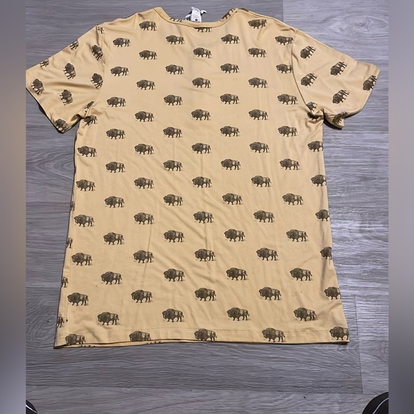 NWT A Kate Quinn Short Sleeve Basic Henley Tee Shirt featuring Buffalo - Picture 3 of 6